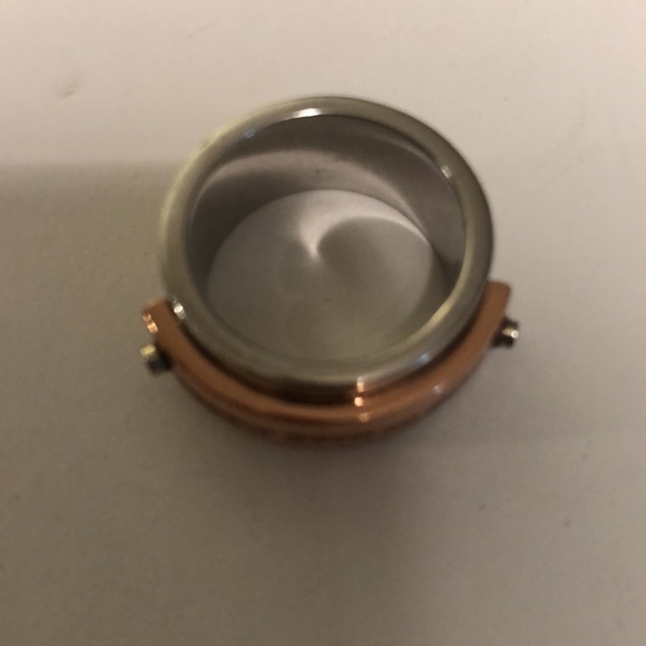 Marc By Marc Jacobs Unisex Logo Plaque Ring - Picture 4 of 10